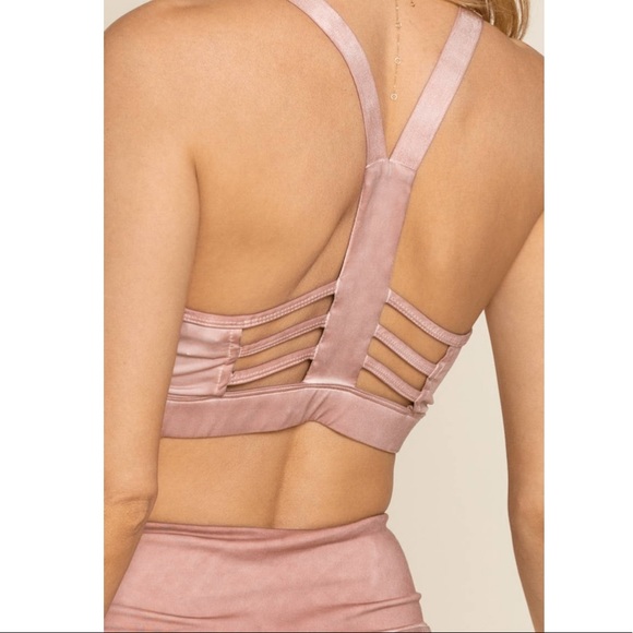 Yoga Bitch Silhouette Sporty Bra Crop NWT - Picture 8 of 16